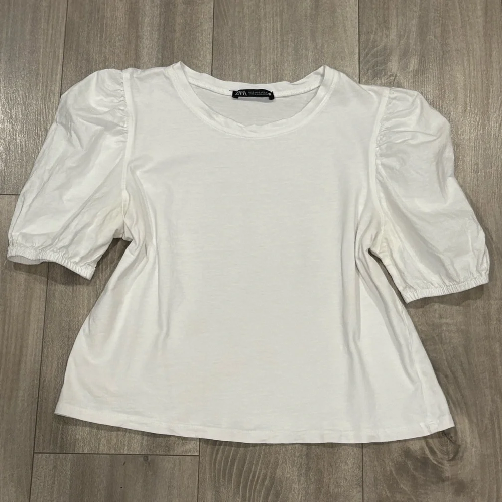 Zara White Puff Sleeve Blouse Size S